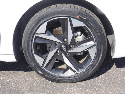 Used 2023 Hyundai Elantra Limited w/ Cargo Package image 38