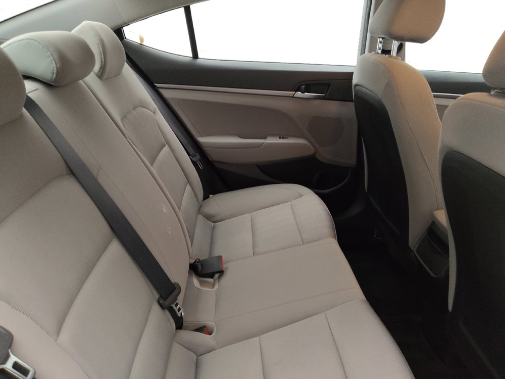 Used 2017 Hyundai Elantra SE FWD image 19