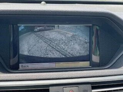 Used 2010 Mercedes-Benz E 350 4MATIC Sedan image 19