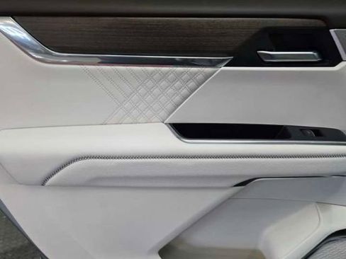 Used 2024 GMC Acadia Denali w/ Super Cruise Package image 34