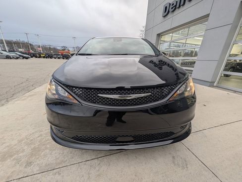 New 2026 Chrysler Voyager LX image 9