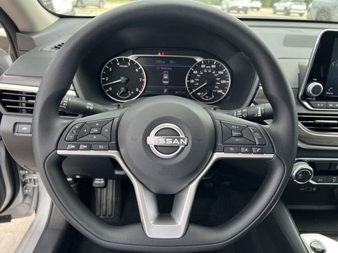 New 2026 Nissan Altima 2.5 SV FWD image 8