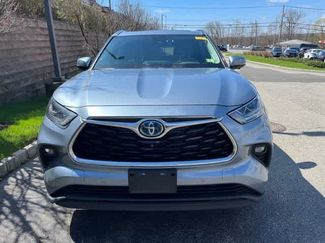 Used 2023 Toyota Highlander Limited video 2