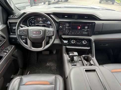 Used 2022 GMC Sierra 1500 AT4 w/ AT4 Premium Package AWD/4WD image 14