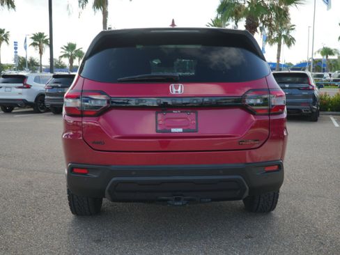 Used 2025 Honda Pilot TrailSport image 6