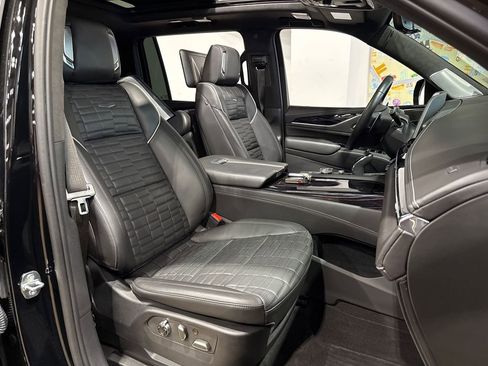 Used 2023 Cadillac Escalade ESV V image 77