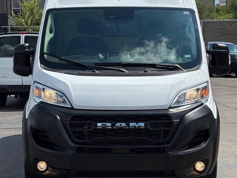 Used 2025 RAM ProMaster 2500 w/ Convenience Group FWD image 3