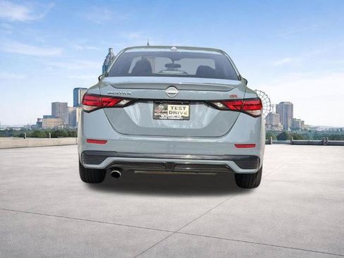 Certified 2025 Nissan Sentra SR FWD image 21