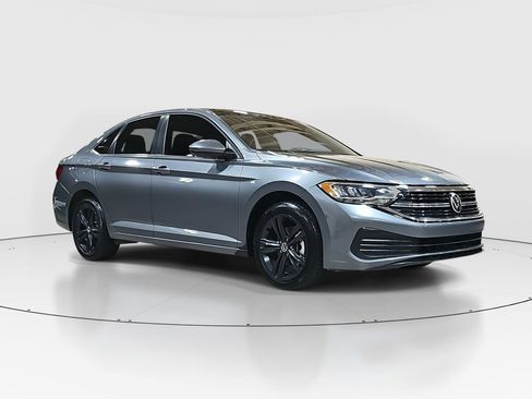Used 2022 Volkswagen Jetta SE FWD image 3
