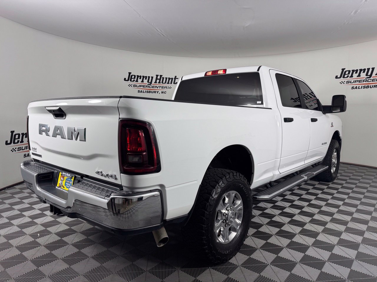 Used 2025 RAM 2500 Big Horn AWD/4WD image 5