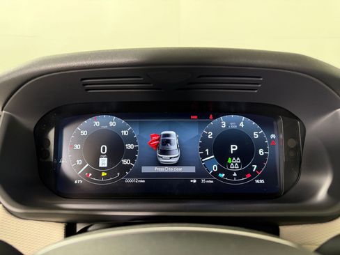 New 2026 Land Rover Discovery Limited Edition image 18