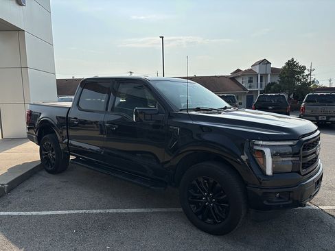 Used 2025 Ford F150 Lariat w/ Equipment Group 501A Mid AWD/4WD image 9