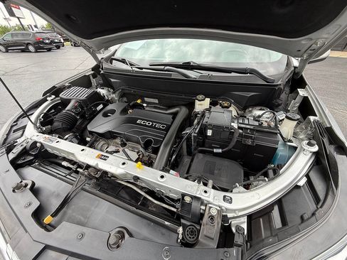 Used 2019 Chevrolet Equinox LT FWD image 10