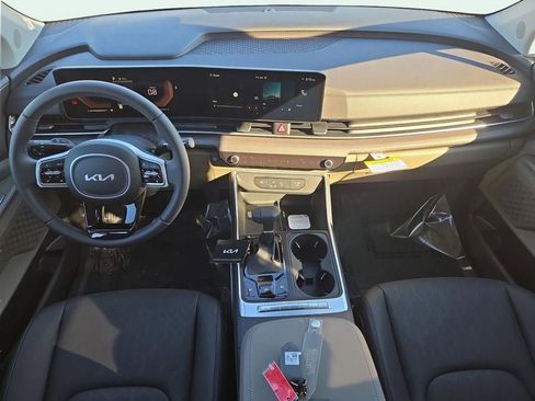 New 2026 Kia Carnival EX image 21
