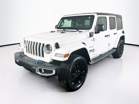 Used 2023 Jeep Wrangler Unlimited Sahara w/ Cold Weather Group AWD/4WD image 3