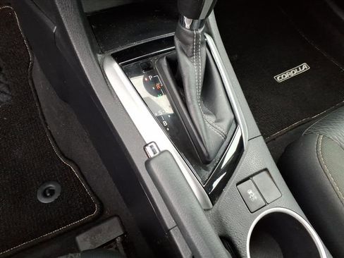 Used 2017 Toyota Corolla LE w/ Carpet Mat Package (TMS) image 23