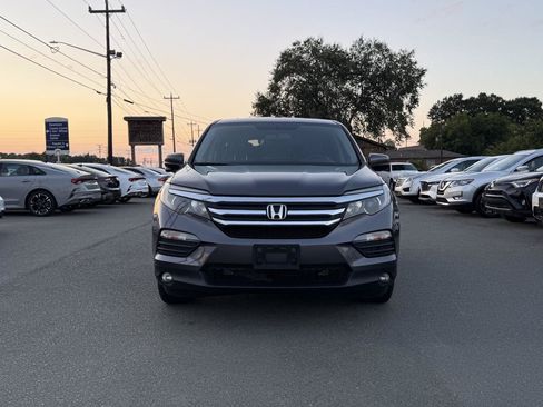 Used 2017 Honda Pilot EX-L image 2