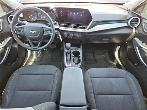 Certified 2024 Chevrolet Trax LS FWD image 23