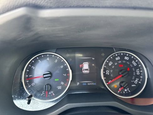Used 2019 Toyota RAV4 XLE FWD image 15