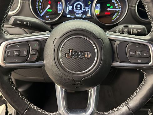 Used 2022 Jeep Wrangler Unlimited Sahara w/ Cold Weather Group AWD/4WD image 11