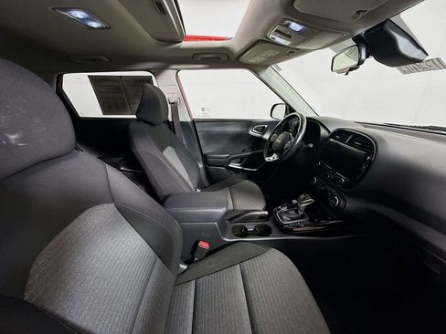 Used 2023 Kia Soul EX image 29