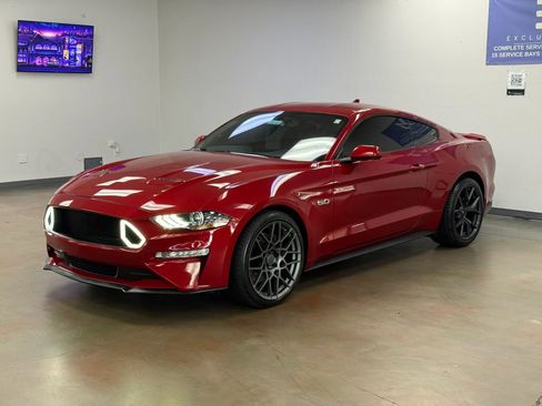 Used 2020 Ford Mustang GT RWD image 4