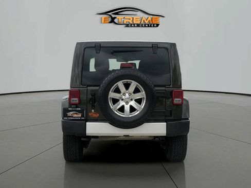 Used 2015 Jeep Wrangler Unlimited Sahara w/ Connectivity Group AWD/4WD image 5