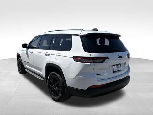 Used 2025 Jeep Grand Cherokee L Laredo AWD/4WD image 11