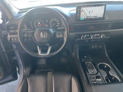 Used 2024 Honda Pilot Touring image 23