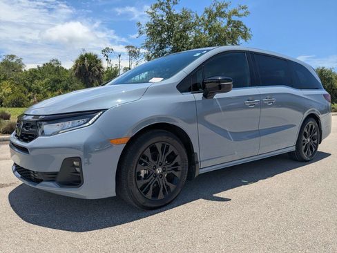 Used 2025 Honda Odyssey Sport-L image 9