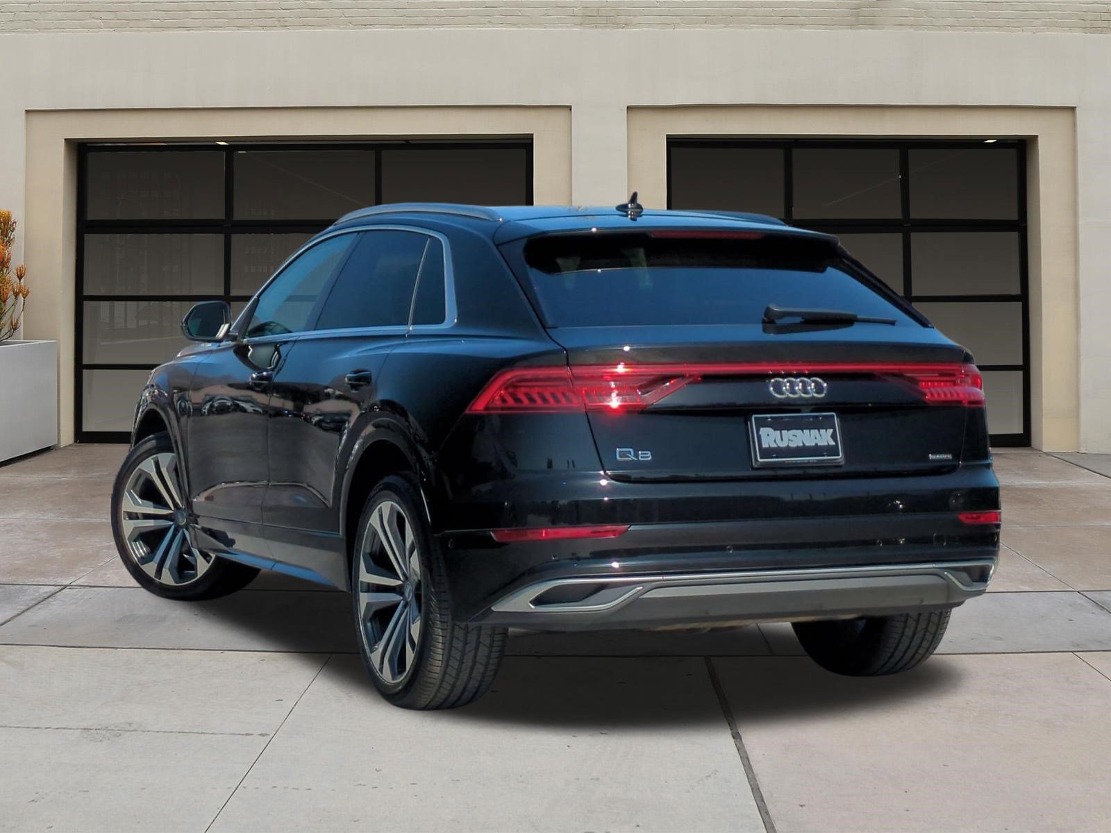 Used 2019 Audi Q8 Premium Plus w/ Premium Plus AWD/4WD image 2