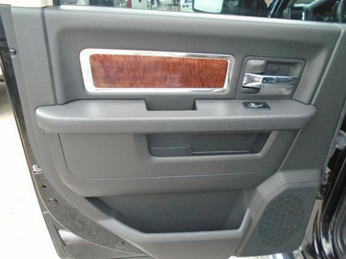 Used 2012 RAM 1500 Laramie AWD/4WD image 11