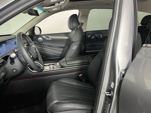 Used 2025 Genesis GV80 2.5T Advanced image 26