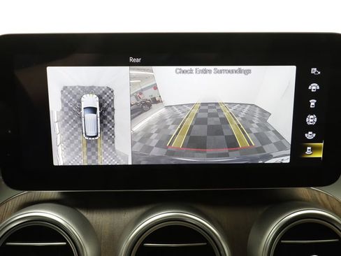Used 2022 Mercedes-Benz GLC 300 4MATIC image 11
