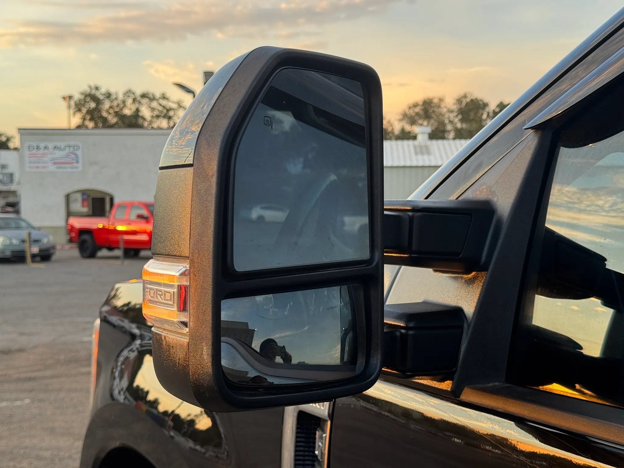 Used 2017 Ford F350 Lariat AWD/4WD image 12
