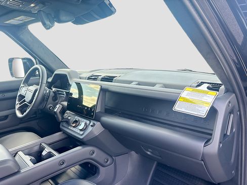 New 2026 Land Rover Defender 110 OCTA image 13