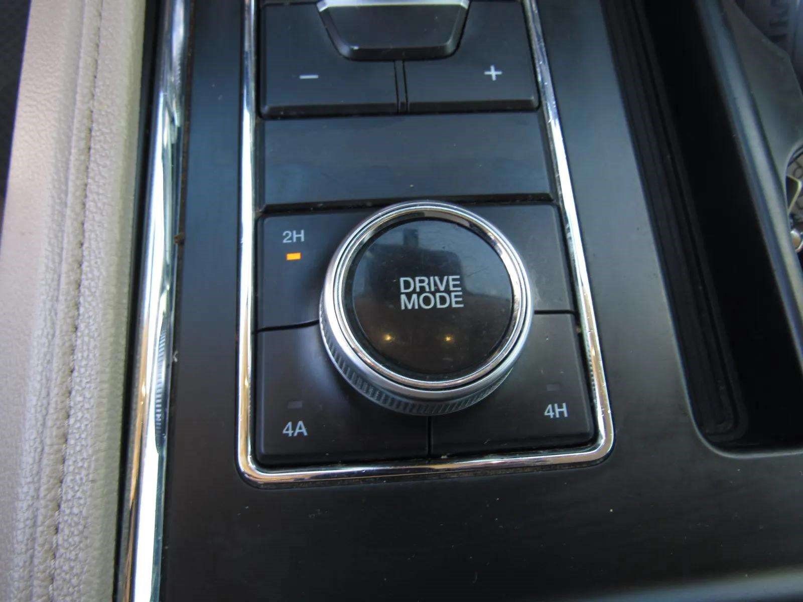 Used 2022 Ford Expedition XLT AWD/4WD image 24