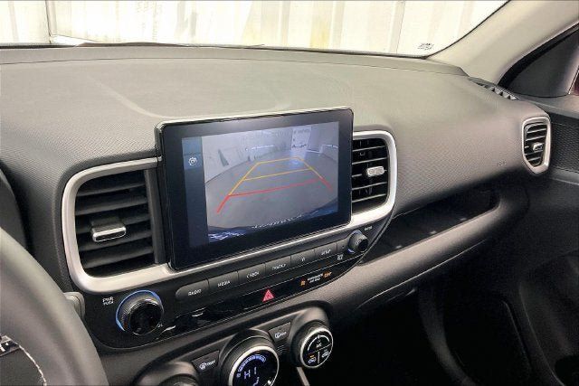 Used 2025 Hyundai Venue SEL FWD image 28