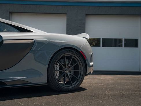 Used 2016 McLaren 675LT Coupe RWD image 32