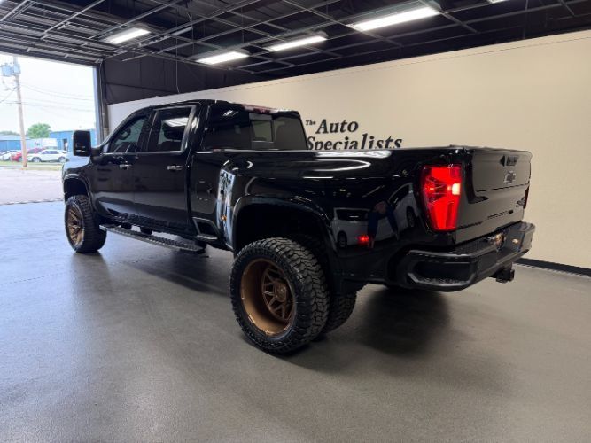 Used 2022 Chevrolet Silverado 3500 High Country AWD/4WD image 2