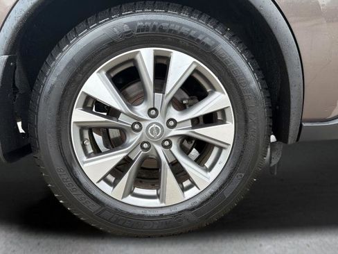 Used 2017 Nissan Murano SV w/ Visibility Package AWD/4WD image 26