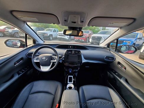 Used 2017 Toyota Prius image 17