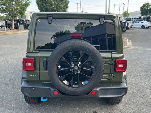 Used 2023 Jeep Wrangler Unlimited Sahara w/ Cold Weather Group AWD/4WD image 4