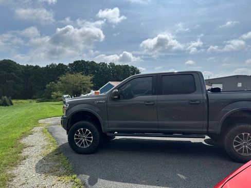 Used 2020 Ford F150 XLT w/ Equipment Group 302A Luxury AWD/4WD image 4