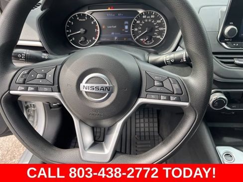 Used 2022 Nissan Altima 2.5 SV FWD image 19