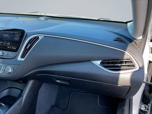 Used 2020 Chevrolet Malibu LS image 17