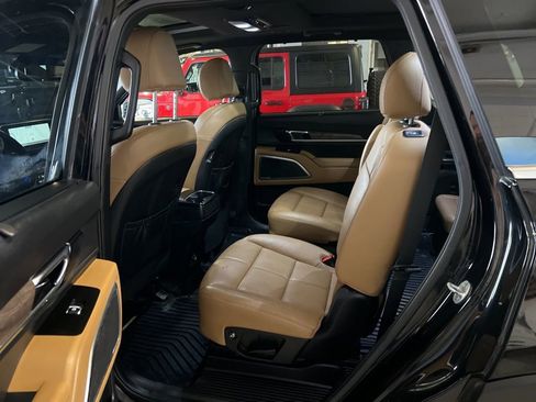 Used 2021 Kia Telluride SX image 11