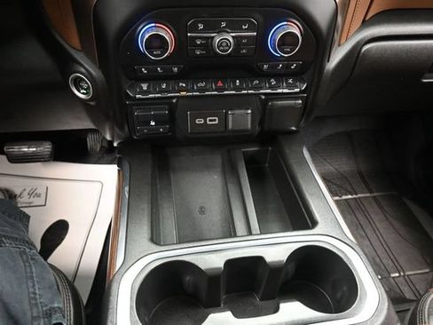 Used 2022 Chevrolet Silverado 2500 High Country w/ Z71 Off-Road Package AWD/4WD image 13
