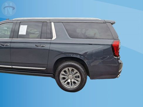 Used 2022 GMC Yukon XL Denali AWD/4WD image 6