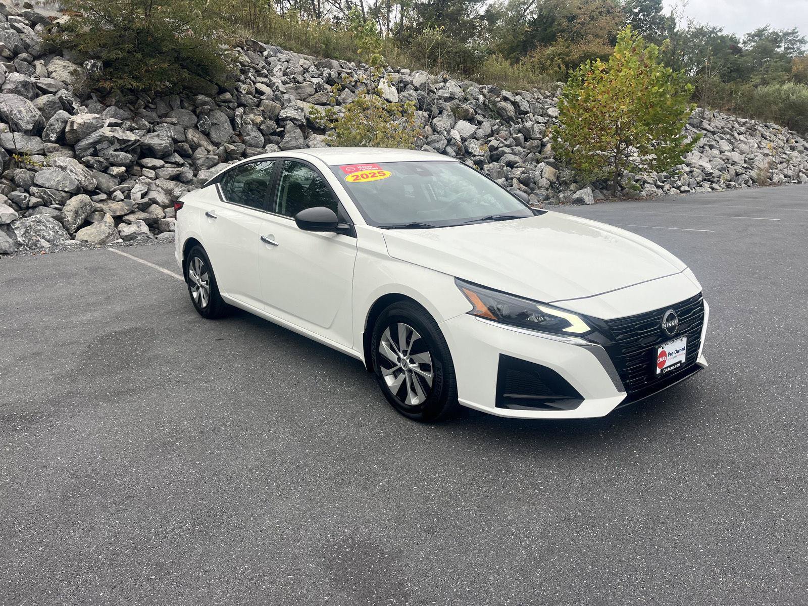 Certified 2025 Nissan Altima 2.5 S FWD image 1